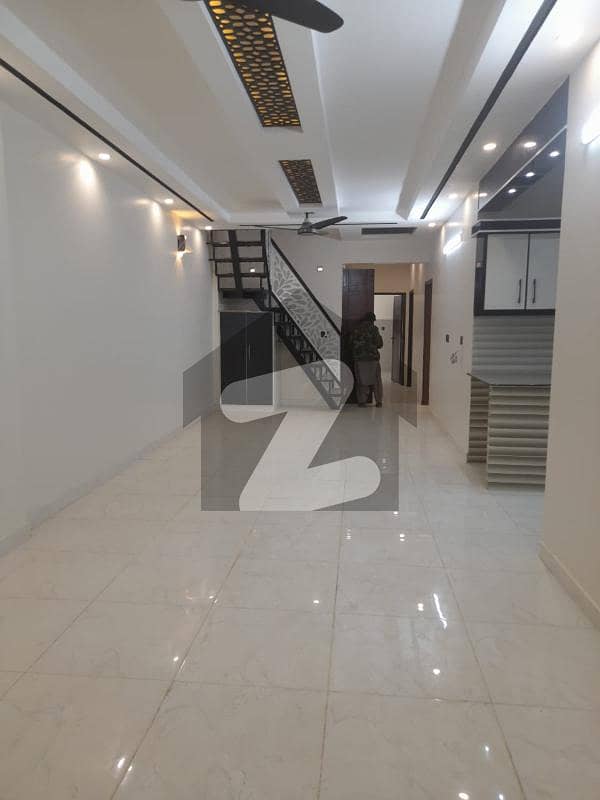 پی ای سی ایچ ایس بلاک 2 پی ای سی ایچ ایس جمشید ٹاؤن کراچی میں 3 کمروں کا 6 مرلہ بالائی پورشن 1.1 لاکھ میں کرایہ پر دستیاب ہے۔