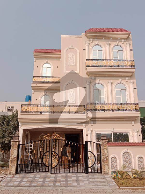 7.5 Marla Brand New House Available For Sale In E Block, Phase 2, Dream Gardens Lahore.