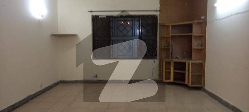 1 Kanal 2nd Floor With Separate Car Porch & Meters Is Available For Rent