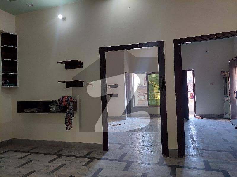 گلستان کالونی نمبر 1 فیصل آباد میں 3 کمروں کا 4 مرلہ مکان 1.2 کروڑ میں برائے فروخت۔