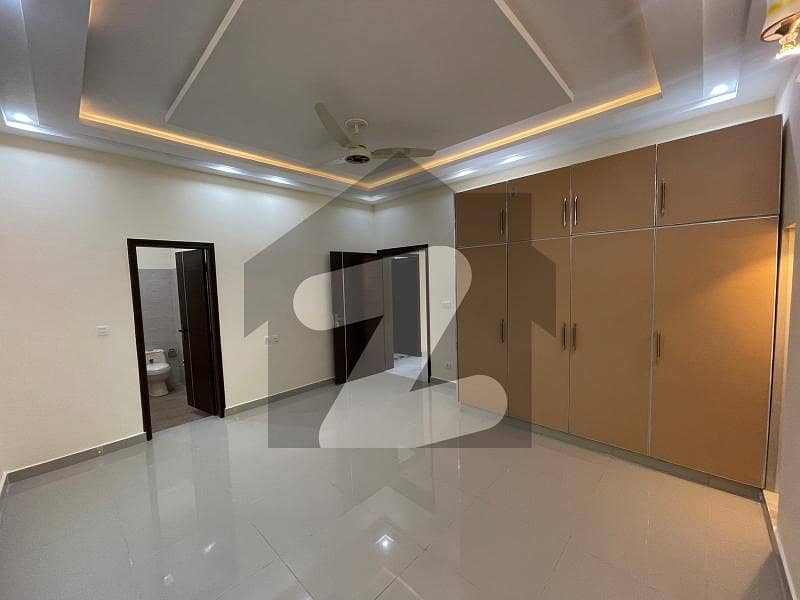1kanal House For Rent Lower Portion