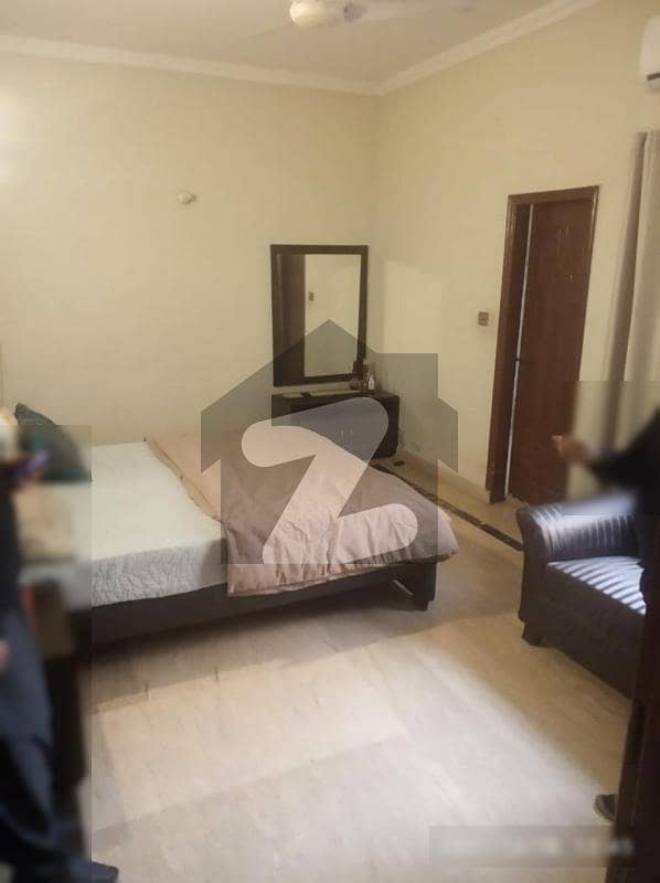 ائیر لائن ہاؤسنگ سوسائٹی لاہور میں 5 کمروں کا 10 مرلہ مکان 1.2 لاکھ میں کرایہ پر دستیاب ہے۔
