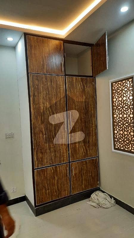 ایف ۔ 10/3 ایف ۔ 10 اسلام آباد میں 5 کمروں کا 4 مرلہ مکان 2.63 کروڑ میں برائے فروخت۔