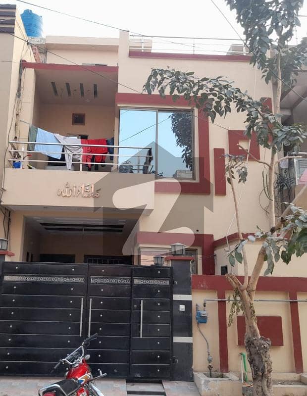 ایڈن بولیوارڈ - بلاک سی ایڈن بولیوارڈ ہاؤسنگ سکیم کالج روڈ لاہور میں 3 کمروں کا 4 مرلہ مکان 1.35 کروڑ میں برائے فروخت۔