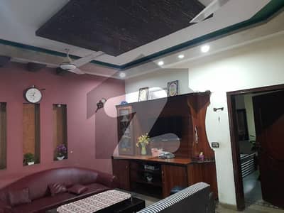 عوامی ولاز - بلاک سی عوامی ولاز بحریہ آرچرڈ لاہور میں 4 کمروں کا 8 مرلہ مکان 80 ہزار میں کرایہ پر دستیاب ہے۔