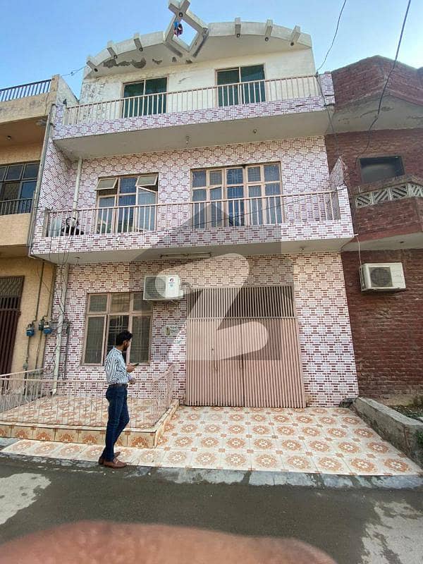 5 Marla Used House Available For Sale In Johar Town E 2
