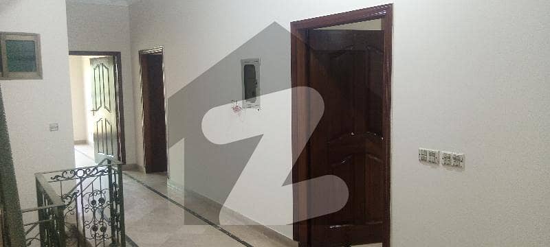 جوہر ٹاؤن فیز 2 جوہر ٹاؤن لاہور میں 5 کمروں کا 5 مرلہ مکان 1.05 لاکھ میں کرایہ پر دستیاب ہے۔