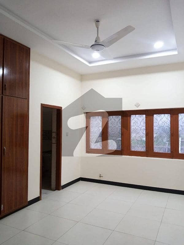 لالہ زار راولپنڈی میں 5 کمروں کا 1.2 کنال مکان 4.7 کروڑ میں برائے فروخت۔