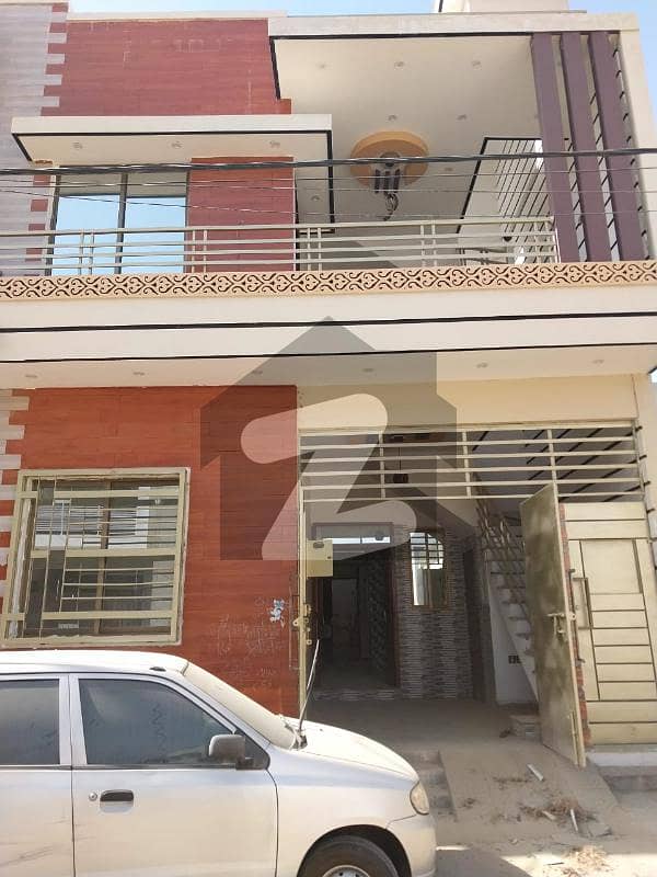 گلشنِ معمار - سیکٹر کیو گلشنِ معمار گداپ ٹاؤن کراچی میں 3 کمروں کا 5 مرلہ مکان 48 ہزار میں کرایہ پر دستیاب ہے۔