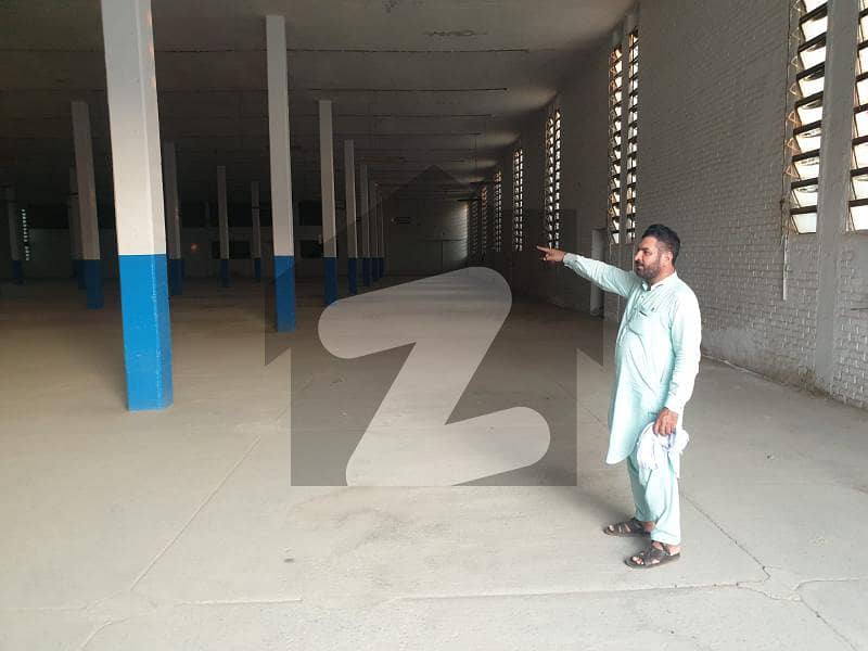 ڈیفینس روڈ لاہور میں 8 کمروں کا 8 کنال گودام 10 لاکھ میں کرایہ پر دستیاب ہے۔