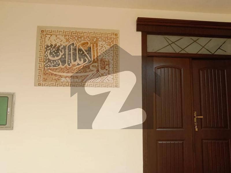 پنجاب گورنمنٹ سرونٹ ہاؤسنگ فاؤنڈیشن فیصل آباد میں 4 کمروں کا 7 مرلہ مکان 1.55 کروڑ میں برائے فروخت۔