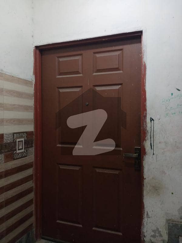 اچھرہ لاہور میں 9 کمروں کا 5 مرلہ عمارت 2.4 کروڑ میں برائے فروخت۔