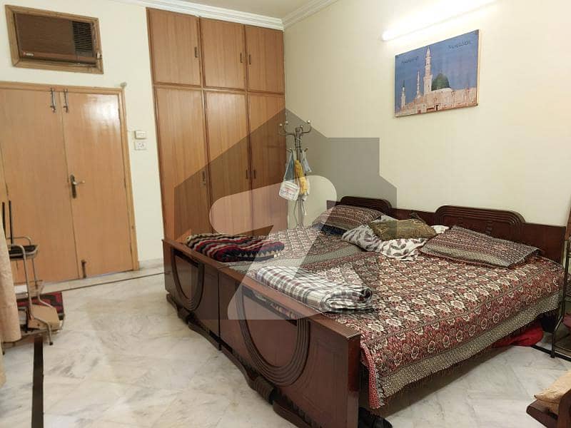 گارڈن ٹاؤن لاہور میں 4 کمروں کا 10 مرلہ مکان 4.5 کروڑ میں برائے فروخت۔