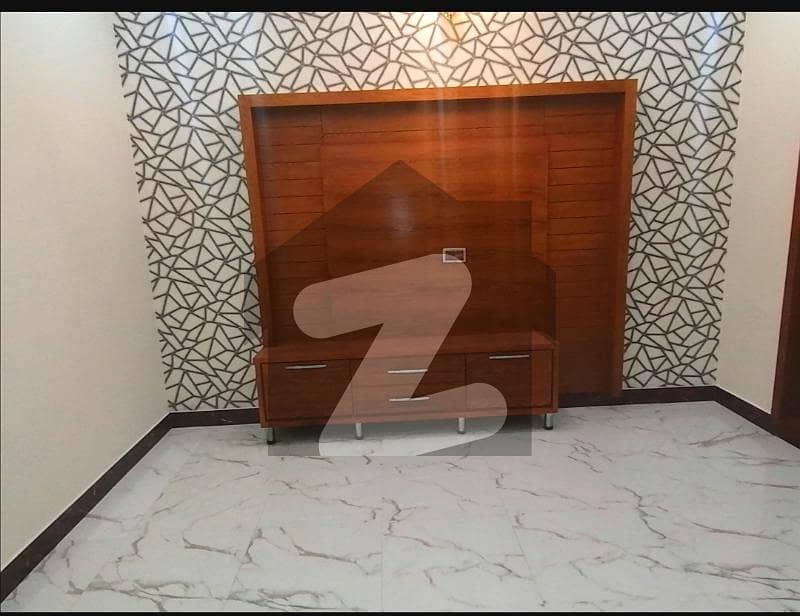 جوہر ٹاؤن لاہور میں 3 کمروں کا 13 مرلہ زیریں پورشن 55 ہزار میں کرایہ پر دستیاب ہے۔