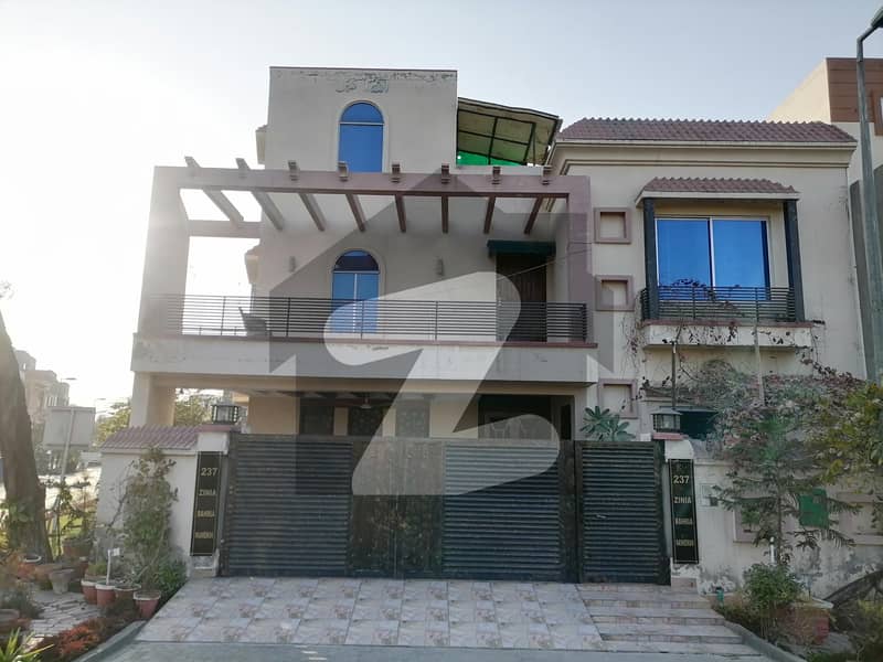Ideally Located House For sale In Bahria Nasheman - Zinia Available
