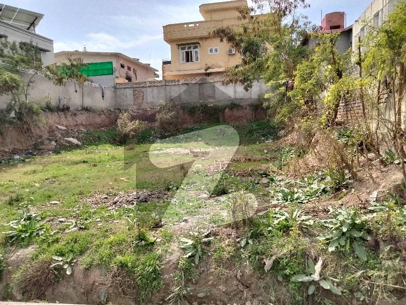شامی روڈ پشاور میں 1 کنال رہائشی پلاٹ 12 کروڑ میں برائے فروخت۔