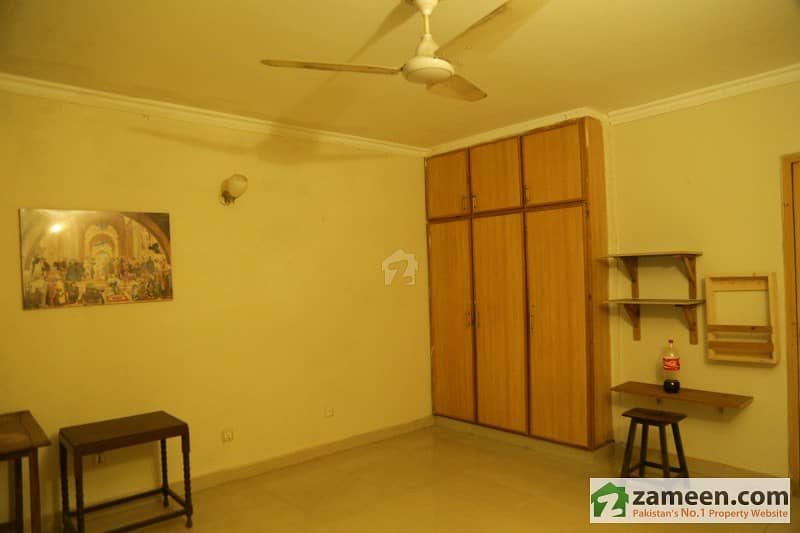 Semi Furnished Room With Kitchen + Lounge In Rehman Gardens Bhatta Chowk