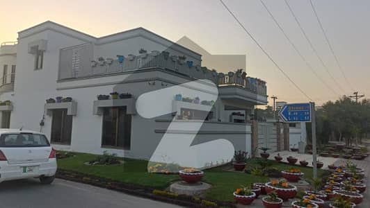 11 Marla Vip Corner House Available For Sale In Canal Garden Canal Road Faisalabad