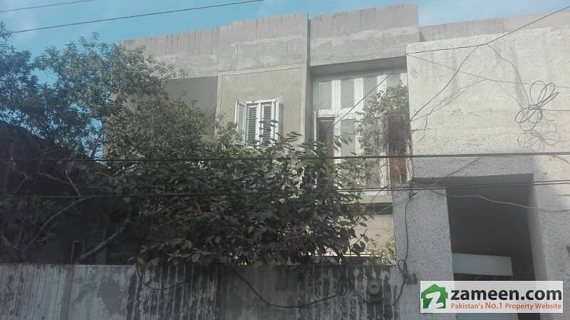 Double Story 5 Bed Rooms House Urgent Sale