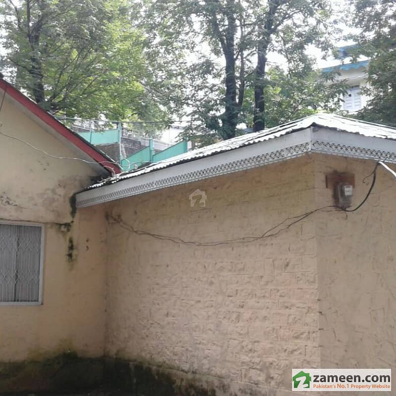 Lawrence College Road Between Punjab And Sindh House Pindi Point Murree