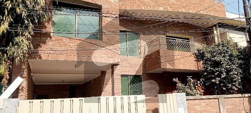 شادمان لاہور میں 7 کمروں کا 10 مرلہ مکان 2.05 لاکھ میں کرایہ پر دستیاب ہے۔