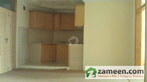 2 kitchen and lounge
