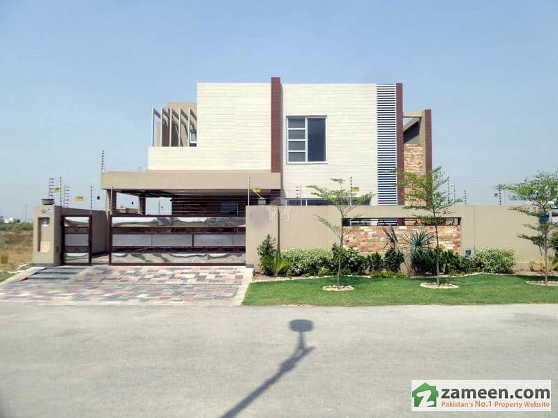 ڈی ایچ اے فیز 6 - بلاک جی فیز 6 ڈیفنس (ڈی ایچ اے) لاہور میں 5 کمروں کا 1 کنال مکان 4.5 کروڑ میں برائے فروخت۔