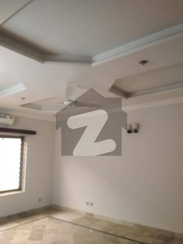 700 Square Feet 2beds Tv Lounge Kitchen Attached Baths Family Flat For Sale In Gulraiz