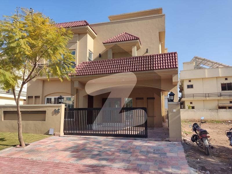10 Marla Beautiful Location House Up For Sale Sector A