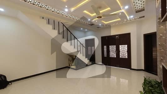 10 Marla Lower Portion Situated In Bahria Town Phase 8 - Block F For rent