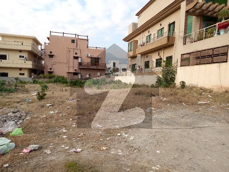 500 Sq Yard Plot Available For Sale In E-11
