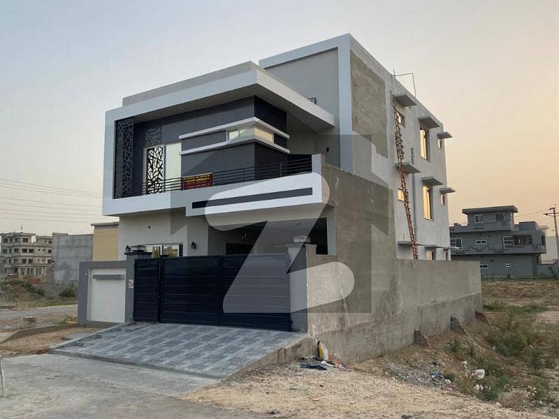 10 Marla Brand New Fully Furnished House Is Available At A Very Reasonable Price In Lda Avenue Lahore