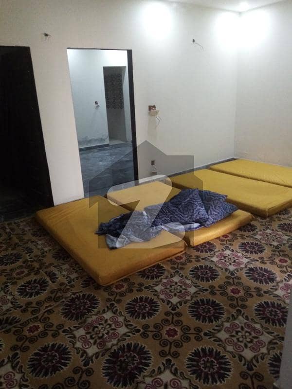 خدا بخش کالونی کینٹ لاہور میں 2 کمروں کا 6 مرلہ زیریں پورشن 35 ہزار میں کرایہ پر دستیاب ہے۔
