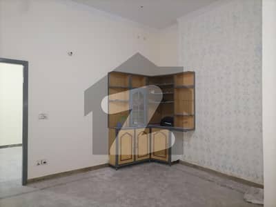 In Javed Colony - Ghazi Road House Sized 5 Marla For sale