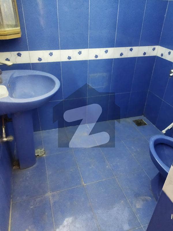 25x50 Upper portion available for rent in G9/2 real pics G9/2, G9