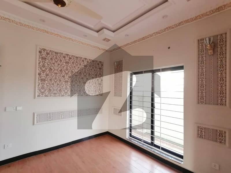 Nawab Town - Block D House For sale Sized 10 Marla
