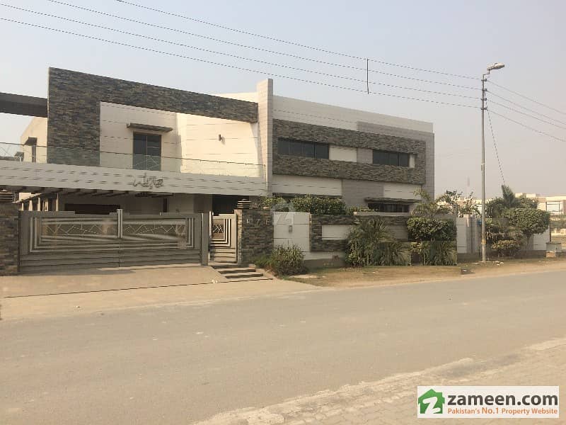 Gated Community 2 Kanal Corner Furnished Swimming Pool House Facing Park Prime Location 755 Lac