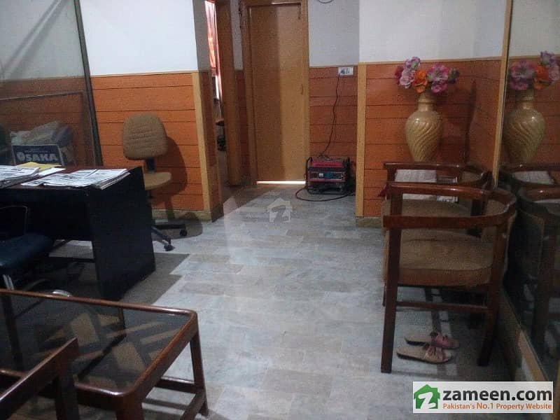 Apartment In Commercial Area Gulberg 750 Square Feet