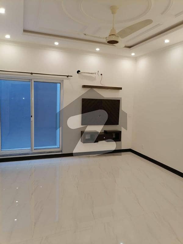 01 Kanal Slightly Used Basement With 3 Bedrooms Available For Rent In Dha Phase 7