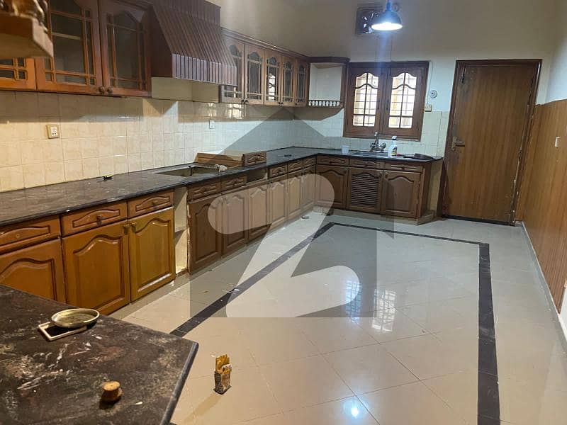 Lower Portion Of 3150 Square Feet Is Available For Rent In F-11/2, Islamabad