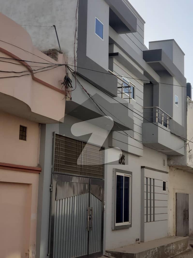 سوہنی دھرتی ٹاؤن اڑہ تُلہ روڈ ساہیوال میں 4 کمروں کا 4 مرلہ مکان 80 لاکھ میں برائے فروخت۔