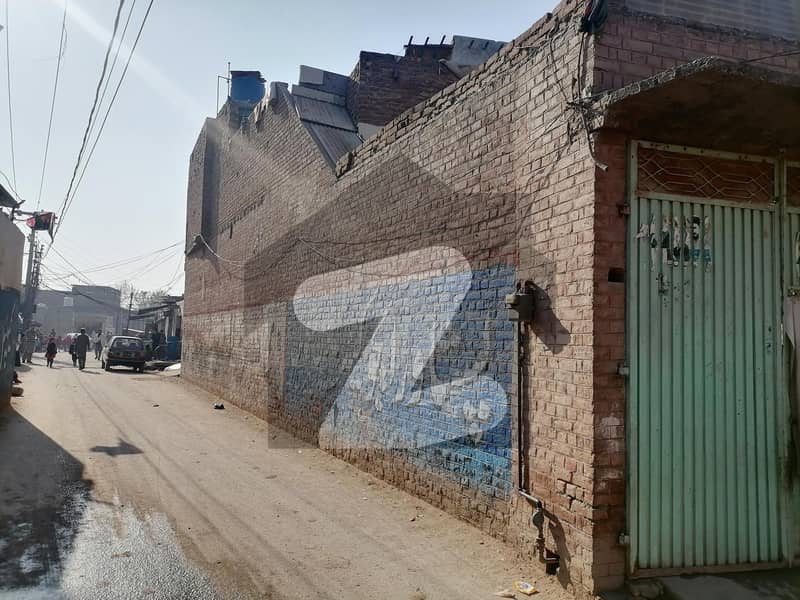 کوہاٹ روڈ پشاور میں 6 کمروں کا 7 مرلہ مکان 2.5 کروڑ میں برائے فروخت۔