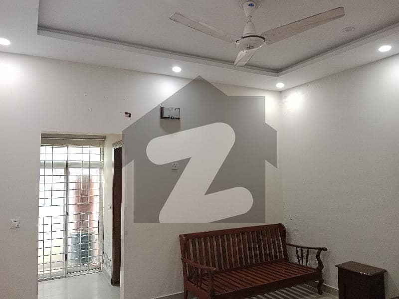 8 Marla Good Location Near to Park Upper Portion for Rent