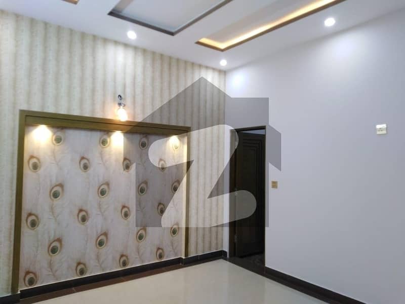 8 Marla House In Izmir Town For sale At Good Location