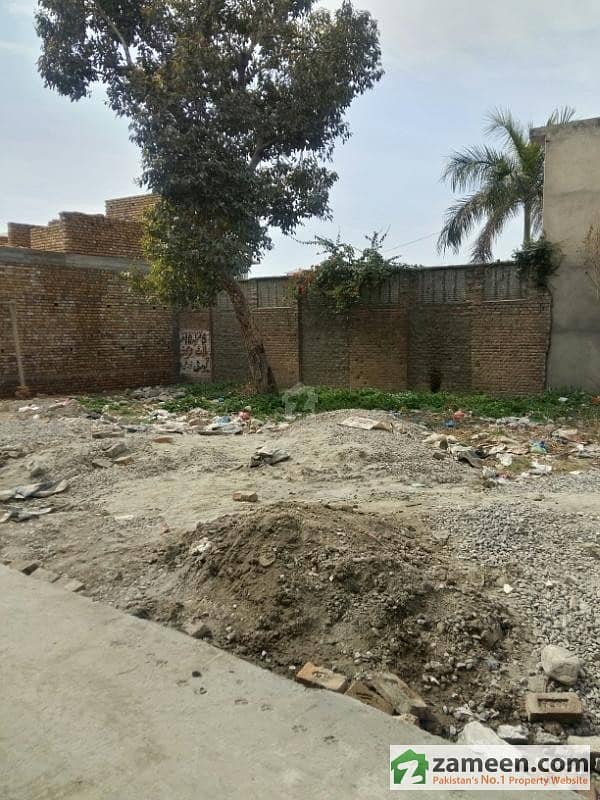 5 marla plots for sale in mohalla asif abad  pacha road to the plots inside pacci Gali around 8 ft