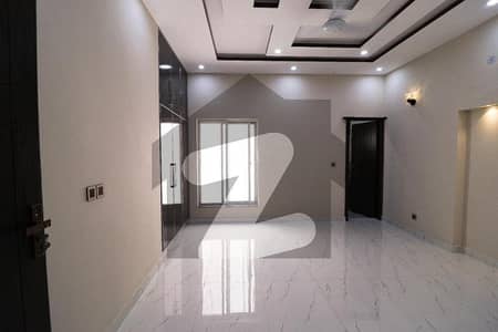 سن فلاور ہاؤسنگ سوسائٹی لاہور میں 3 کمروں کا 5 مرلہ مکان 1.4 کروڑ میں برائے فروخت۔