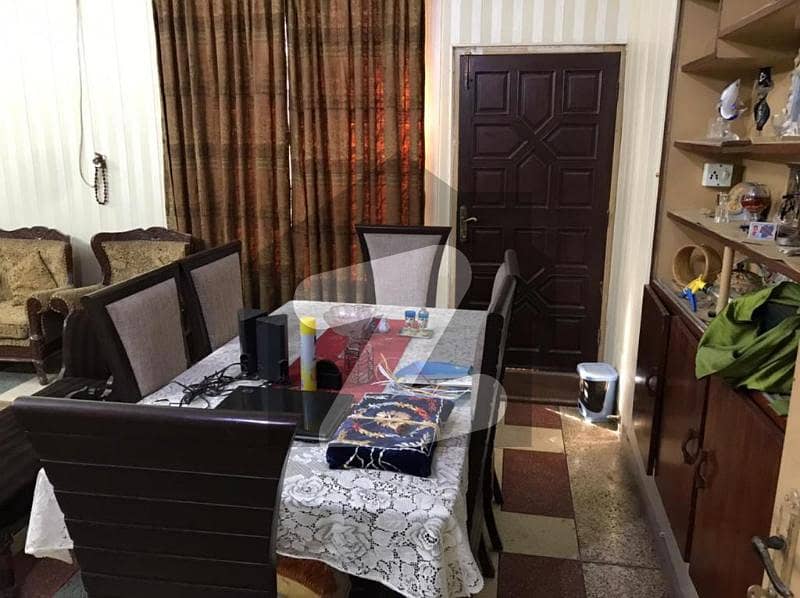 ماڈل ٹاؤن ۔ بلاک آر ماڈل ٹاؤن لاہور میں 4 کمروں کا 13 مرلہ مکان 3.8 کروڑ میں برائے فروخت۔