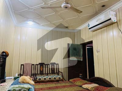 فضیلت ٹاؤن رحیم یار خان میں 3 کمروں کا 5 مرلہ مکان 25 ہزار میں کرایہ پر دستیاب ہے۔