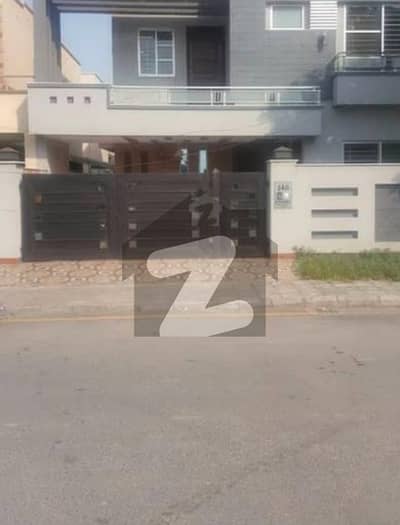 7 Marla Beautiful House For Rent For Parlor, School, Academy, Guest House, Office, Residence, For Companies Etc