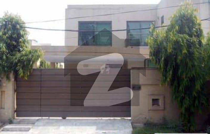 Canal Road Faisalabad Canal Park Society Boundary Wall 12 Marla House Ka Lawyer Niche Wala Portion For Rent